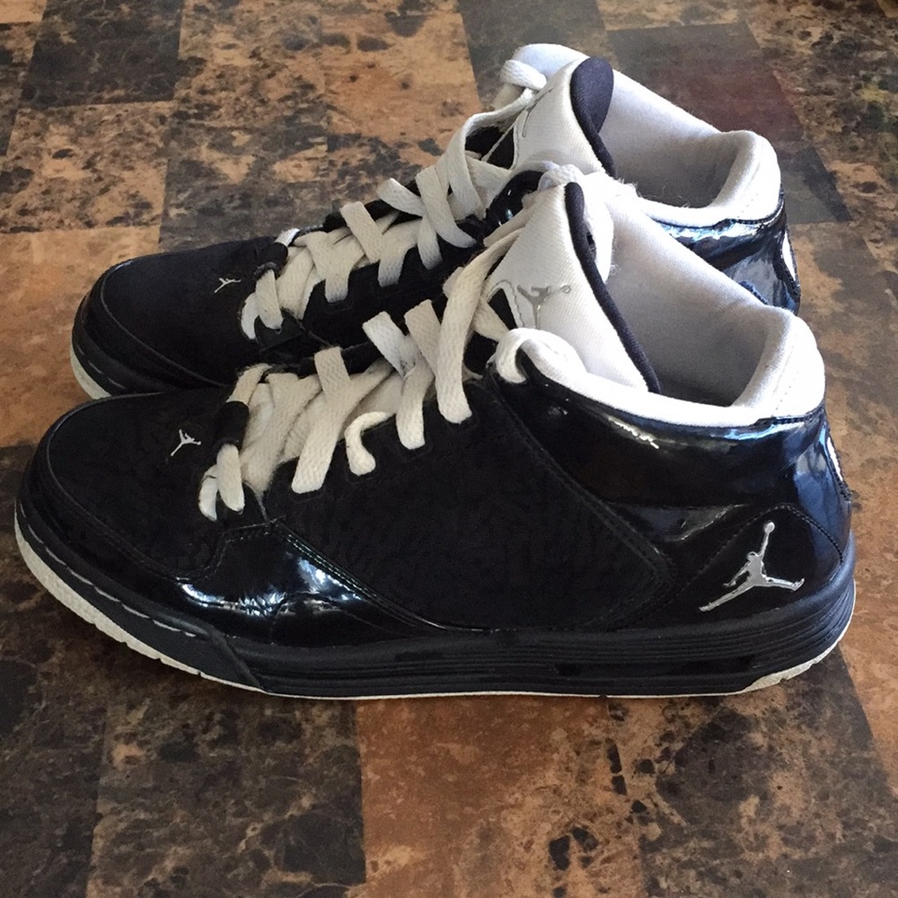 Jordans Youth SZ Boys 6